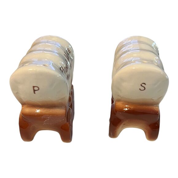 VTG 1950’s Pioneer Village Minden Nebraska Salt And Pepper Shakers 2.75" x 2.25" - Picture 4 of 6